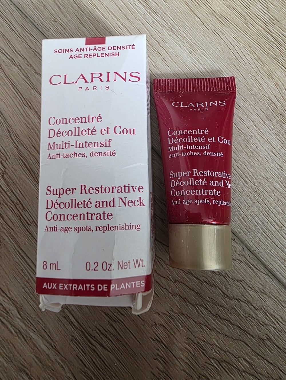 Clarins Super Restorative Décolleté and Neck Concentrate 8ml Mini